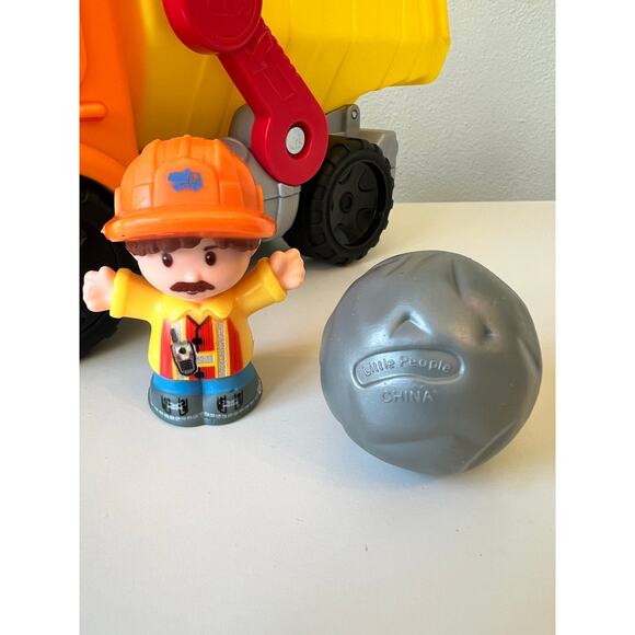 Fisher-Price Little People Work Together Dump Truck With Figure and Boulder - Picture 12 of 12